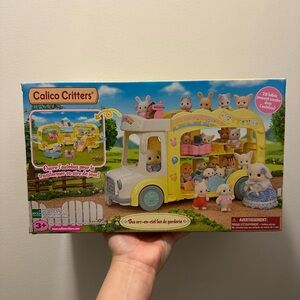 NEW Calico Critters Rainbow Fun Nursery Bus Playset (Sylvanian Family)